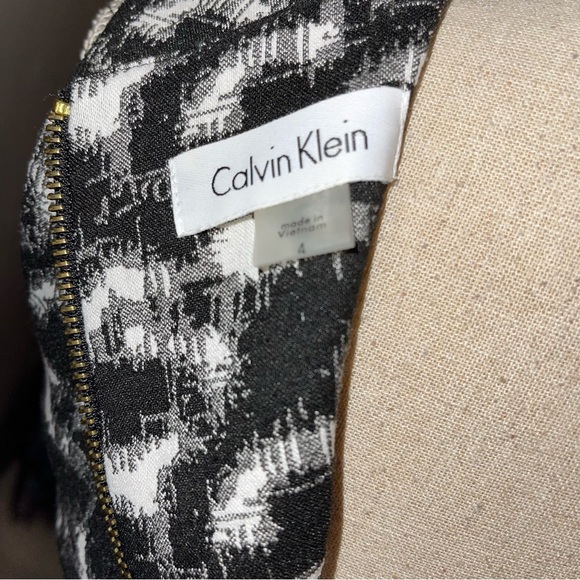 Calvin Kline. Women’s Sleeveless Dress Exposed Back Zipper Black And White Sz 4 - Picture 4 of 5